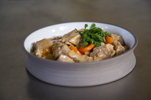 La carne di vitello è pronta, buon appetito!
