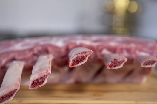 Togliere la carne di vitello dal frigorifero.